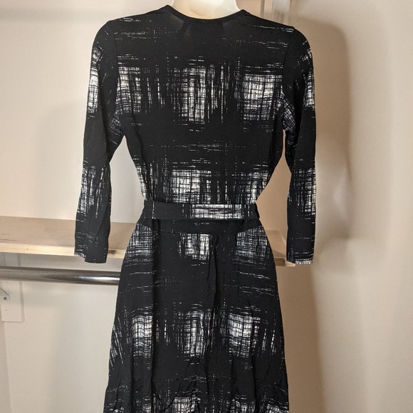 Leota Black and White Distressed Plaid Pattern Faux Wraparound Dress - Picture 4 of 4